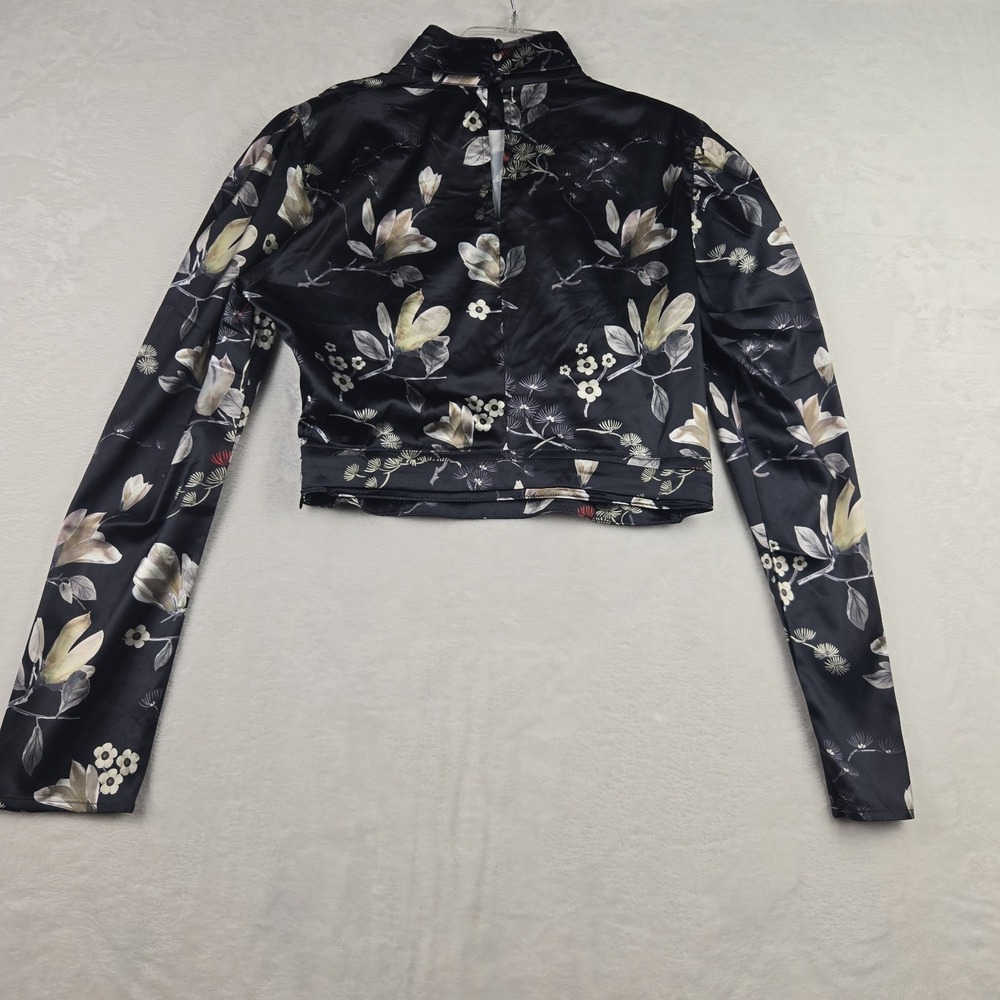 GUESS Women's Black Cream Floral Crop Blouse Size Medium Long Sleeve Satin‎ - Picture 6 of 11